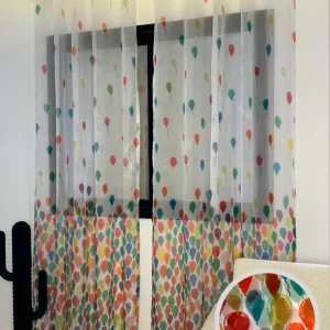 Voilage Transparent Ballons Multicolores - Prêt à poser avec Anneaux Acier argenté