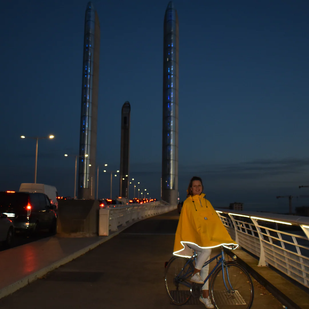 Cape De Pluie Vélo Style Poncho - Le Temps Des Grenouilles – Image 6